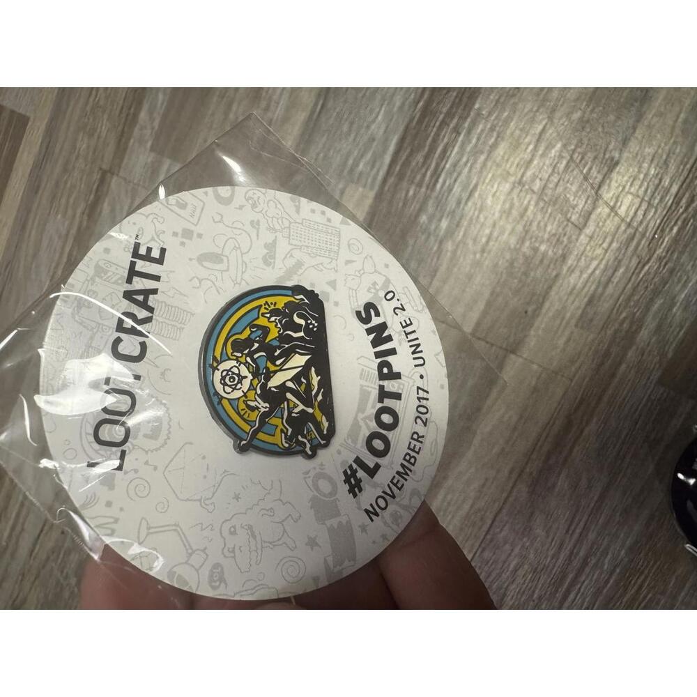 lootcrate unite 2.0‎ enamel pin november 2017 lootpins fox licensed collectible